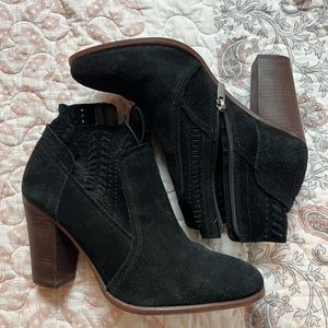 Black suede vince camuto booties size 10